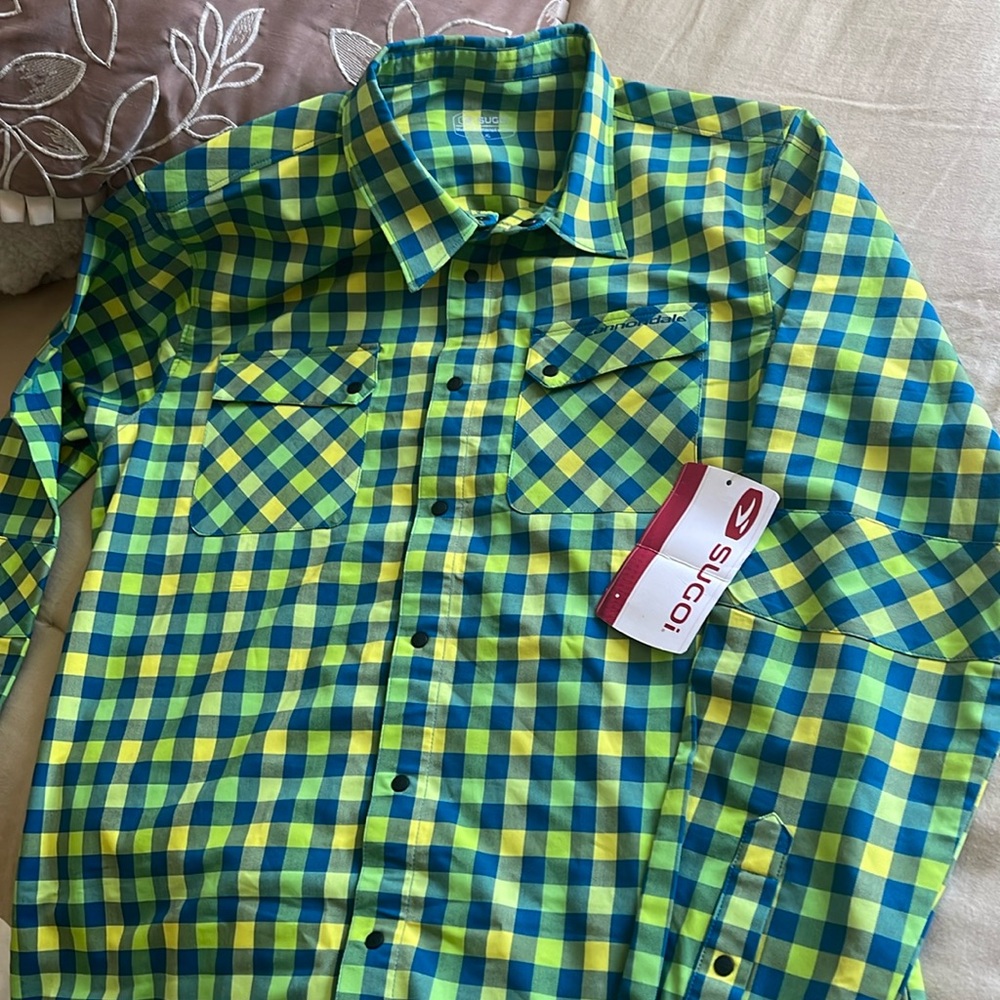 NEW SUGOi Brand Men’s Collared Shirt